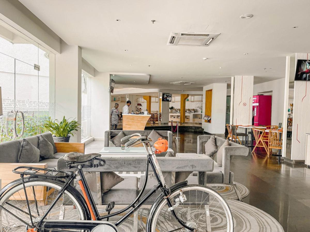 Harris Resort Batam Waterfront Sekupang Buitenkant foto