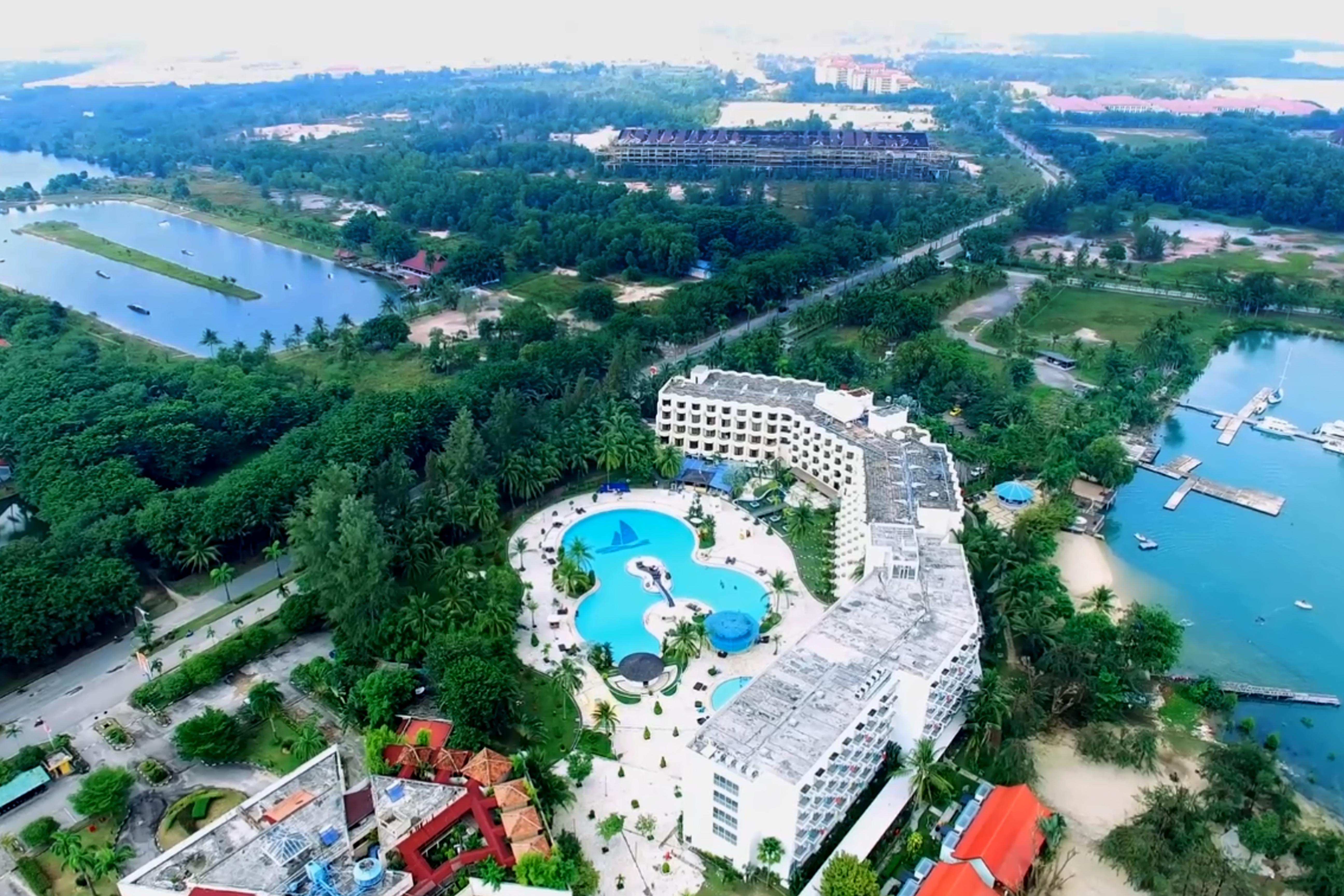 Harris Resort Batam Waterfront Sekupang Buitenkant foto