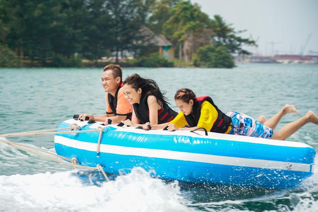 Harris Resort Batam Waterfront Sekupang Buitenkant foto