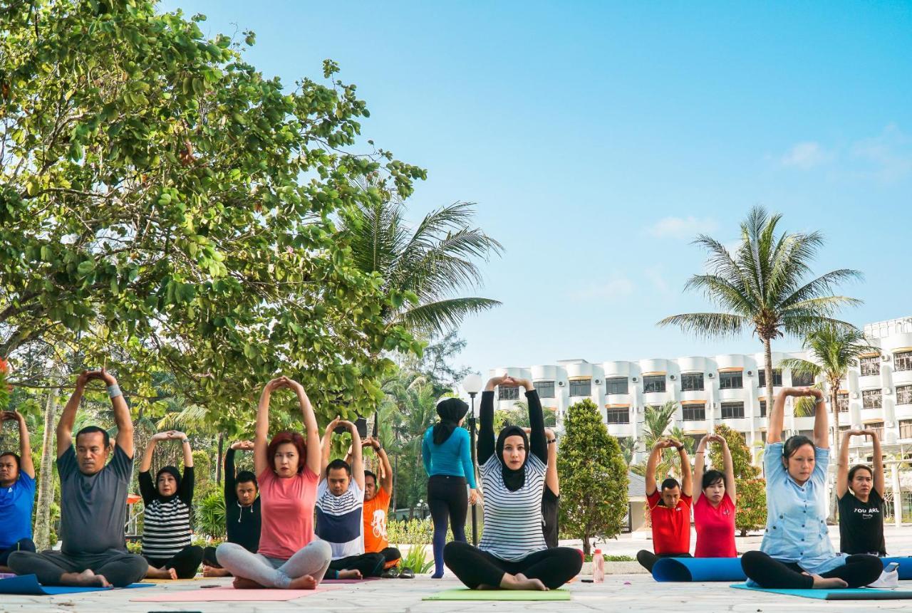 Harris Resort Batam Waterfront Sekupang Buitenkant foto