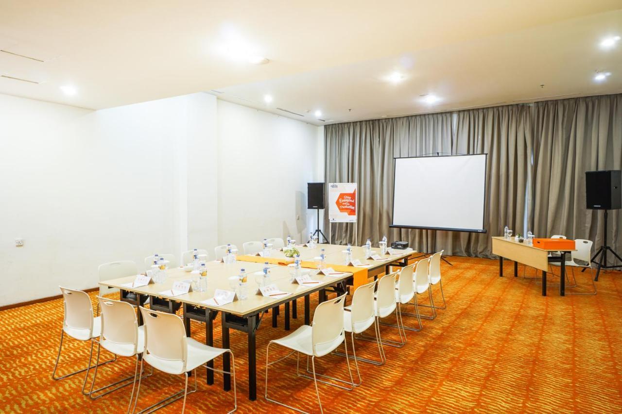 Harris Resort Batam Waterfront Sekupang Buitenkant foto