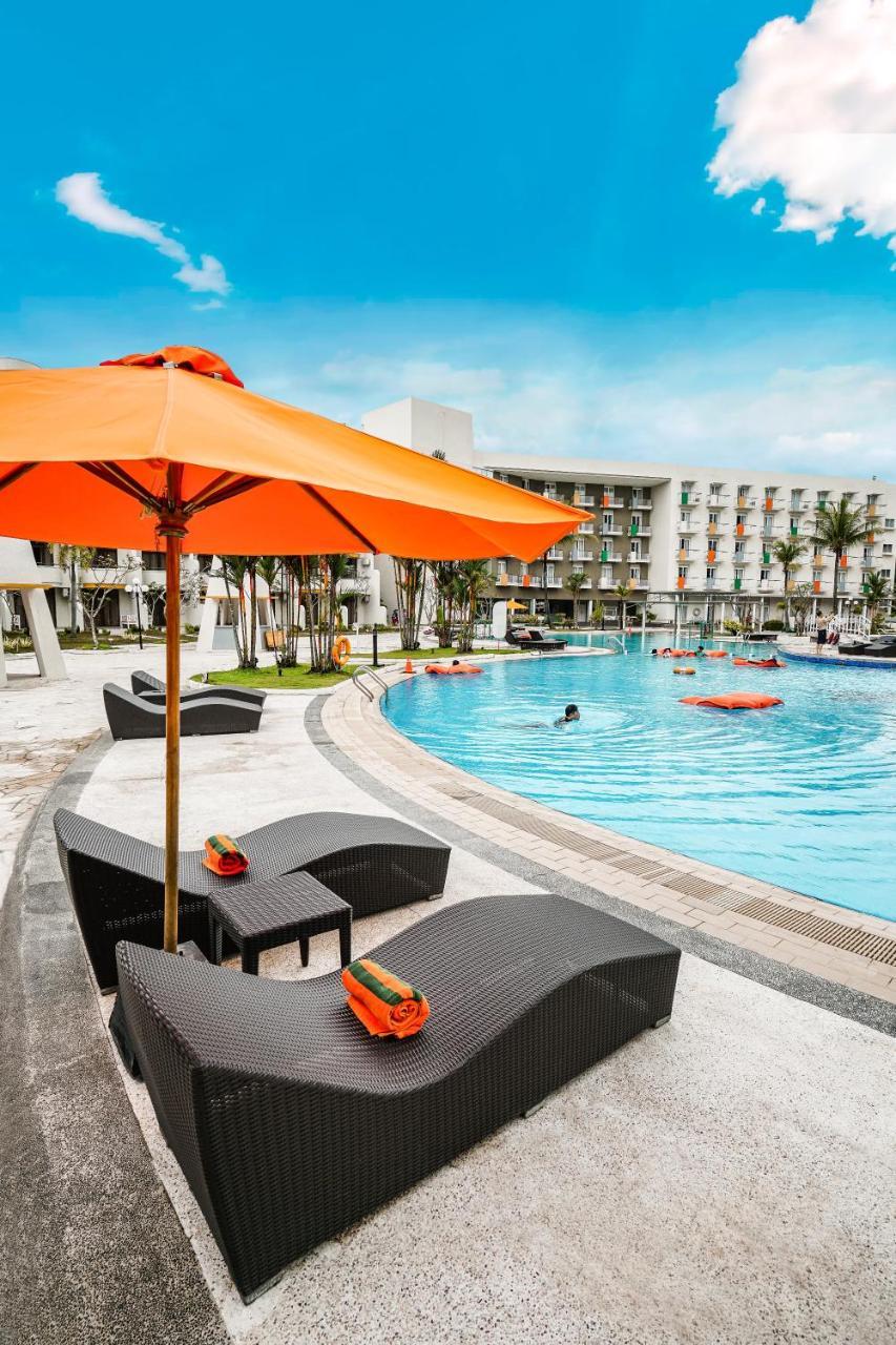 Harris Resort Batam Waterfront Sekupang Buitenkant foto