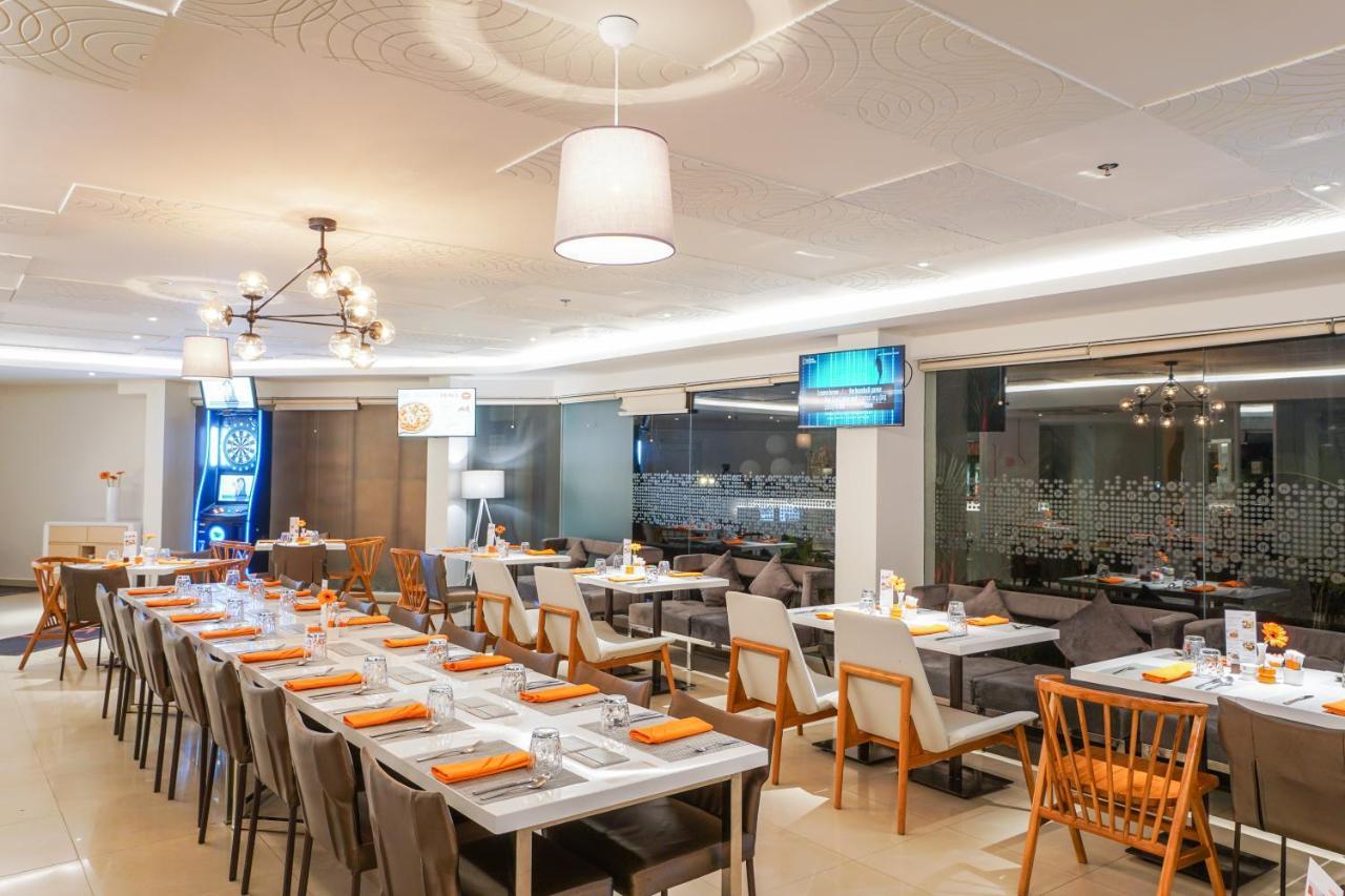 Harris Resort Batam Waterfront Sekupang Buitenkant foto