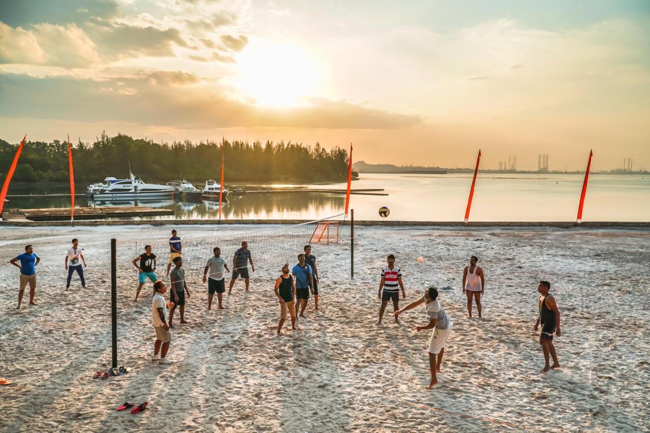 Harris Resort Batam Waterfront Sekupang Buitenkant foto